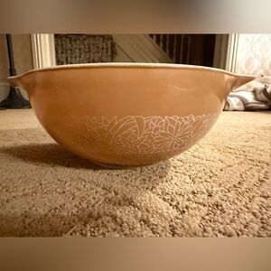 Pyrex Mixing Bowl 2 Quart Woodland Brown Cinderella Outlined Flower Vintage